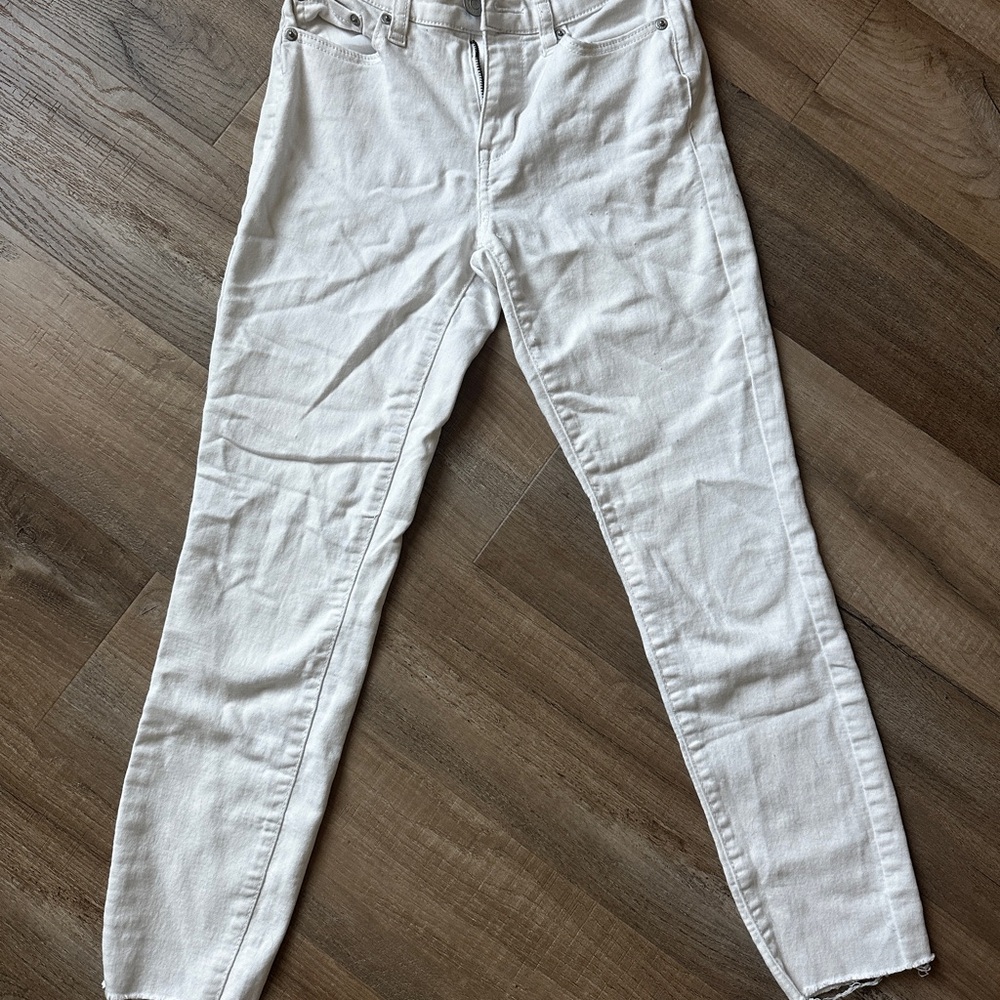 Aeropostale Women's Cropped White Jeans